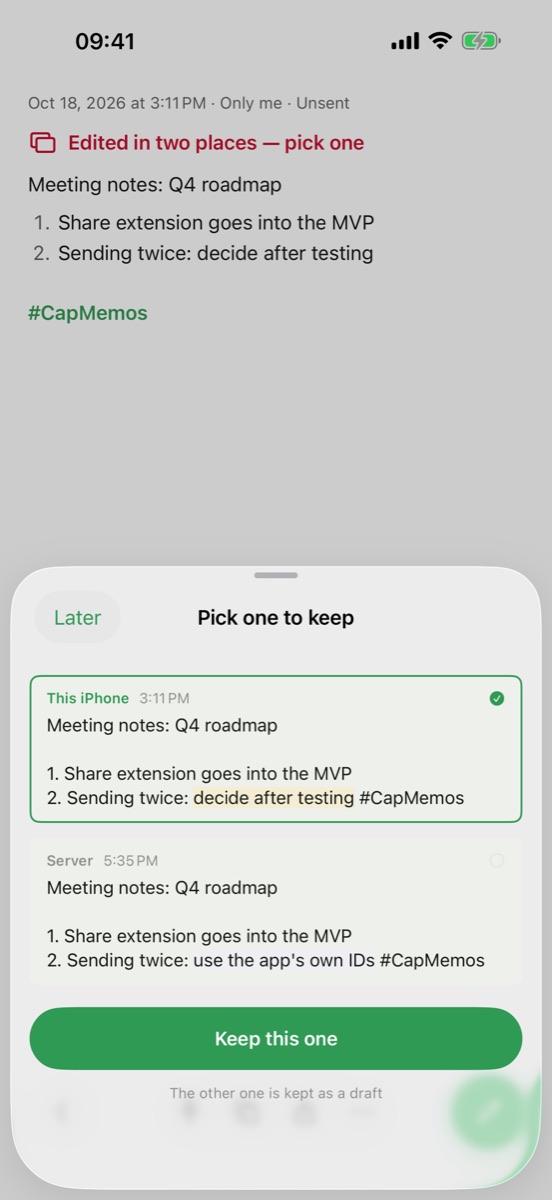Two versions of the same memo, from this iPhone and from the server, with the difference marked; keep one